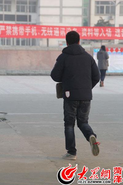 哎呀,這路上堵的,差點(diǎn)耽誤了考試 哎呀,這路上堵的,差點(diǎn)耽誤了考試
